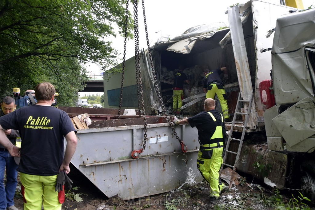 Schwerer VU A 3 Rich Oberhausen Hoehe AK Leverkusen P756.JPG - Miklos Laubert